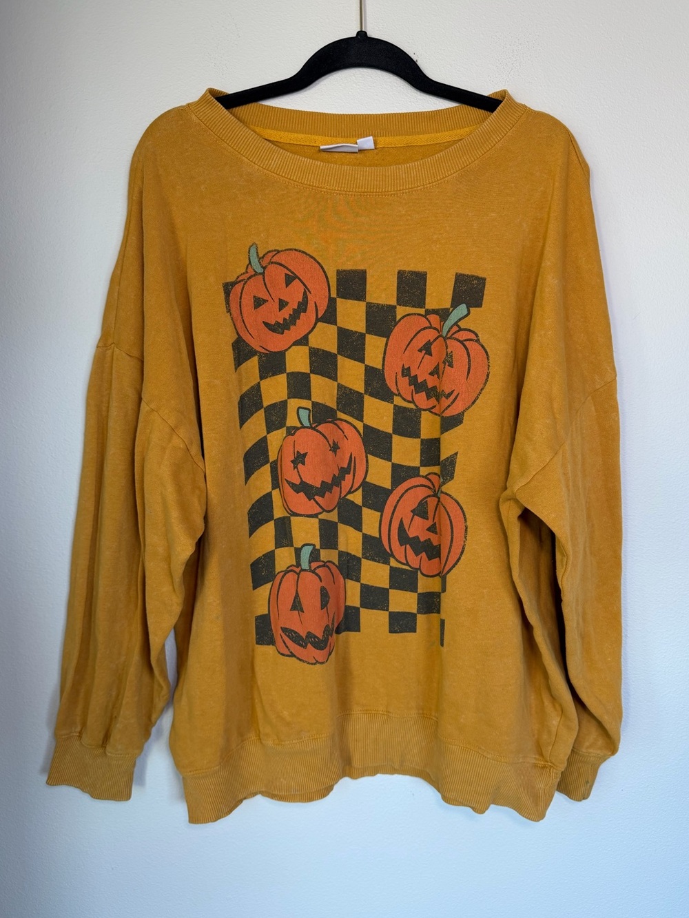 Mighty Fine Checker Comfy Pumpkin Graphic Crewneck Sweatshirt Top Halloween